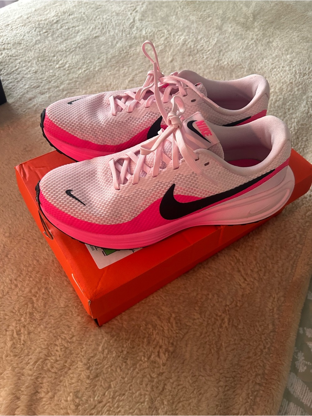 Nike Revolution 8